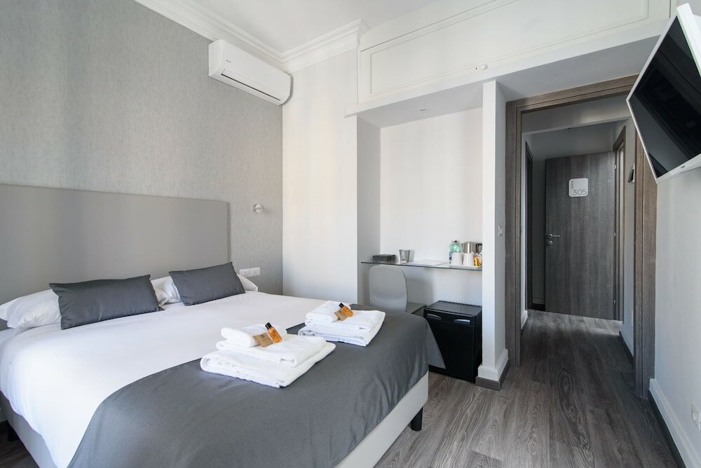 Фото White Caesar Guesthouse