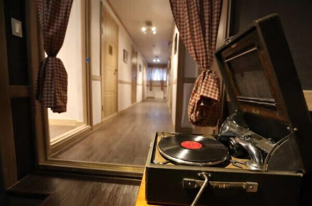 Фото Yeongdeungpo Dadareum Guest House