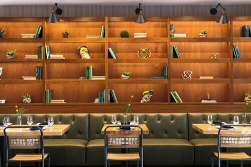 Гостиница Renaissance Raleigh North Hills Hotel в Роли
