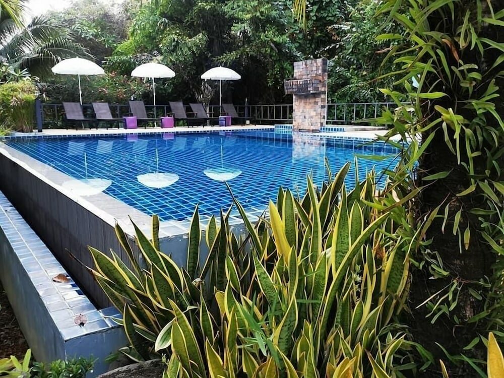 Фото Chomphu Resort