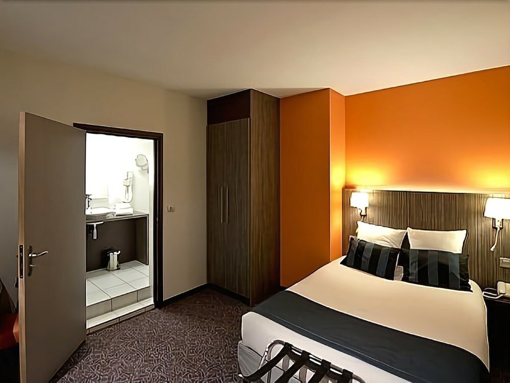 Фото Logis Hôtel Victor Hugo & SPA