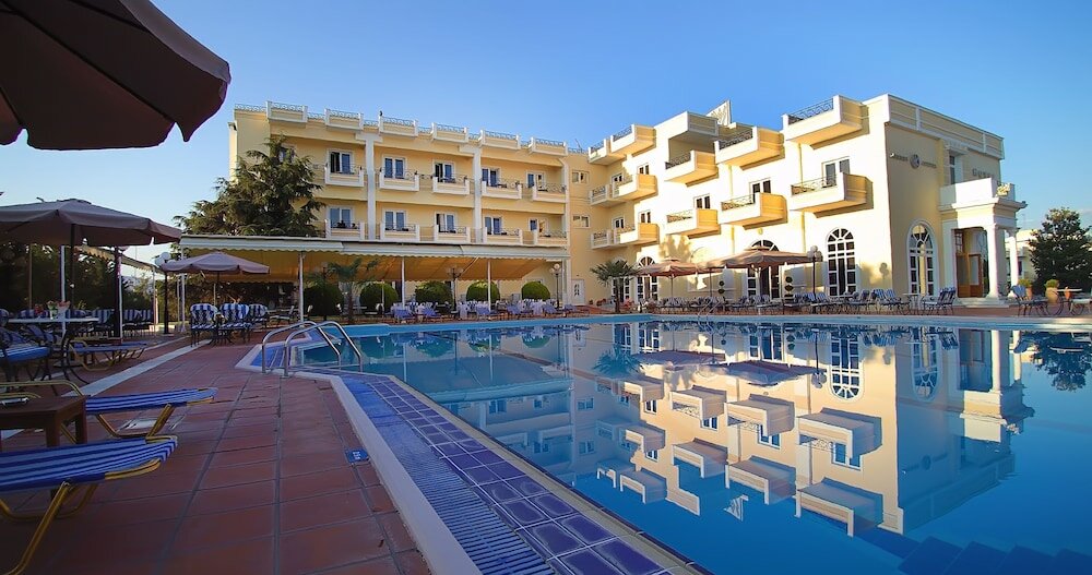 Фото отеля 1