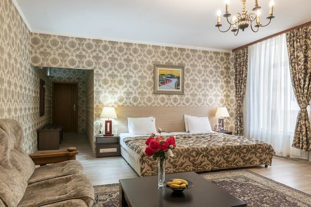 Фото Maxim Boutique Hotel