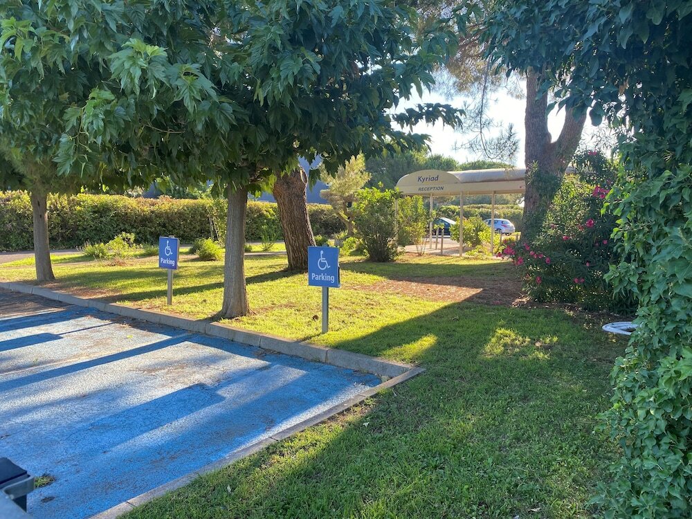 Фото Kyriad Montpellier Aeroport Gare Tgv Sud de France