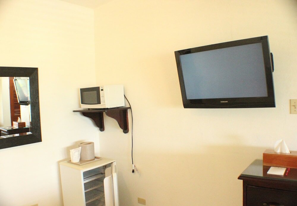 Фото Altamont West Hotel