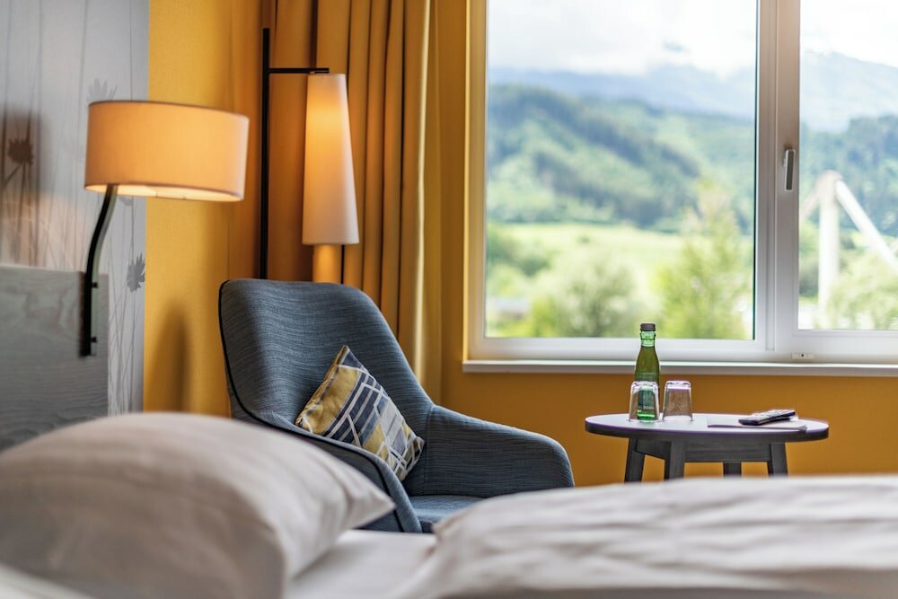 Фото Hwest Hotel Hall