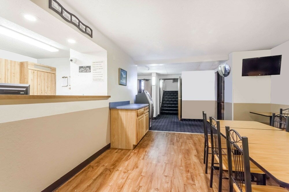 Фото Super 8 by Wyndham Sidney Ny