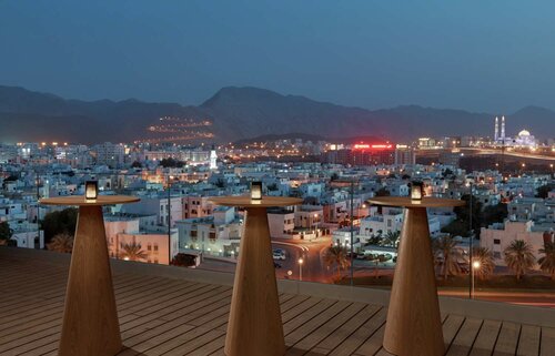 Гостиница Hilton Garden Inn Muscat Al Khuwair в Баушаре