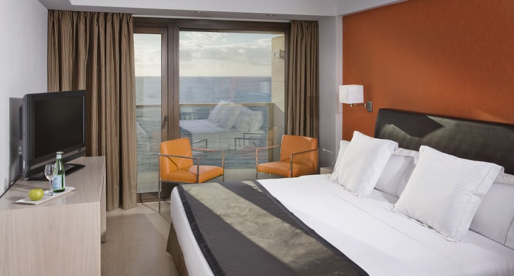 Фото Hotel Cristina by Tigotan Las Palmas - Adults Only