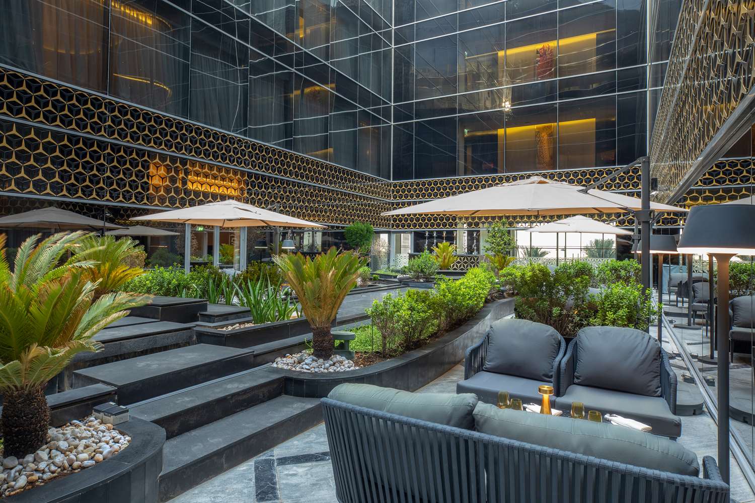 Фото AlRayyan Hotel Doha, Curio Collection by Hilton