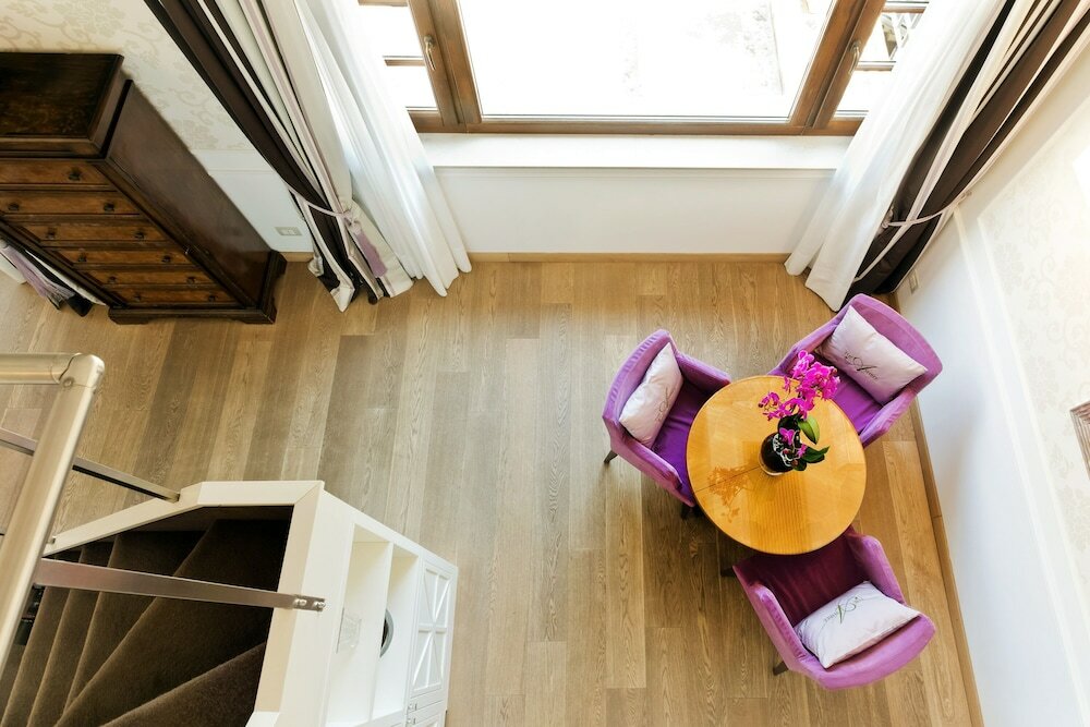 Фото The Ashbee Hotel