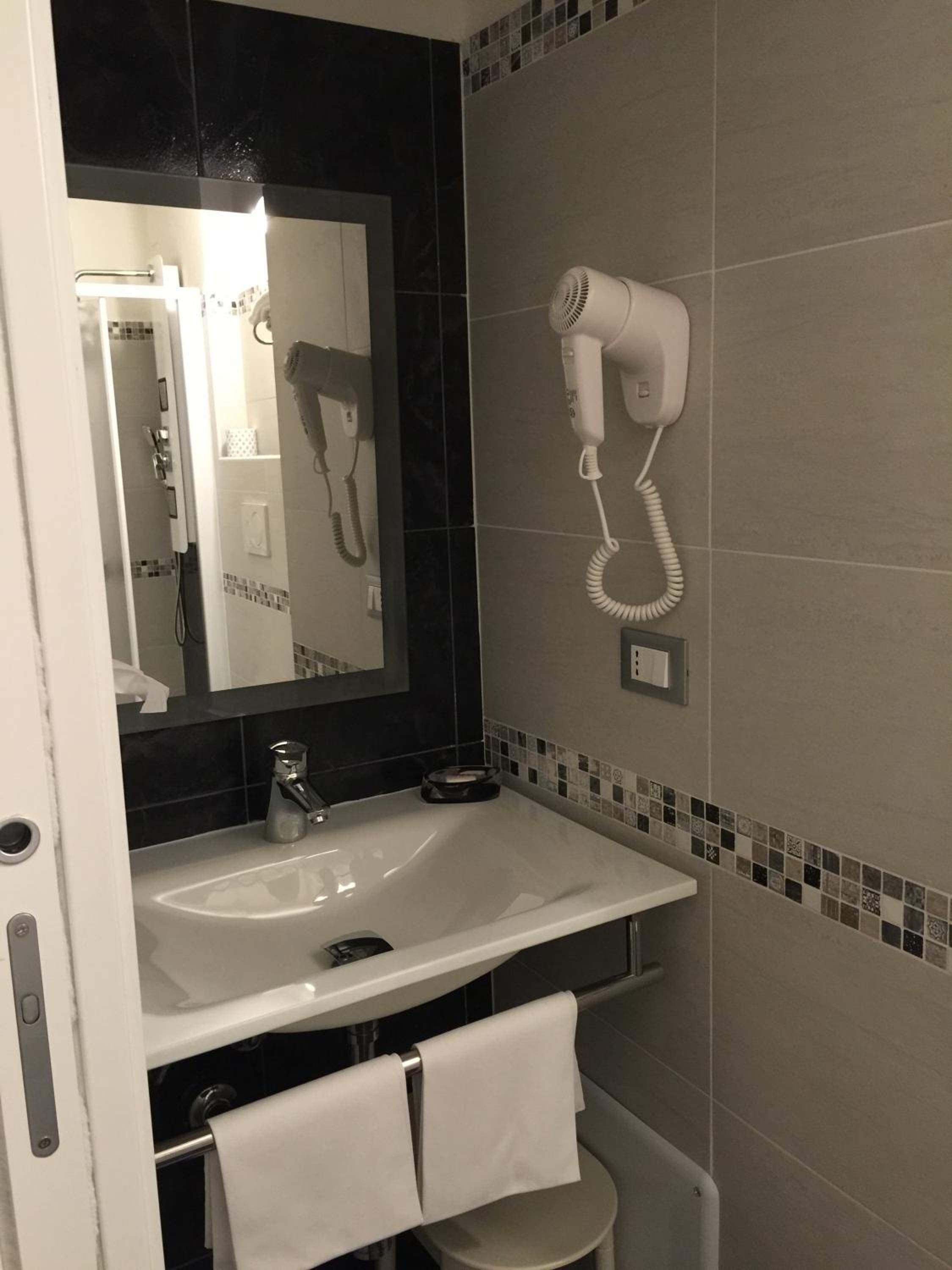 Фото Hotel Holiday