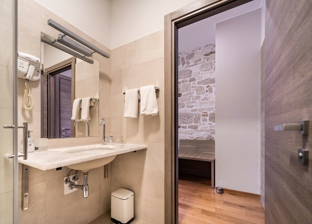 Фото Tifani Luxury Rooms 2