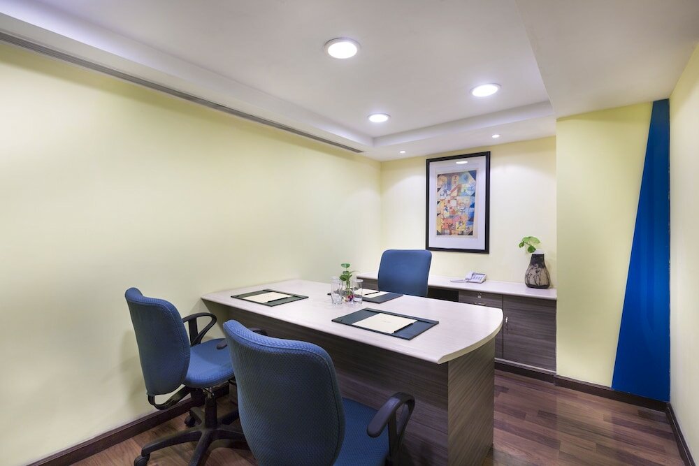 Фото Grand Chennai by Grt Hotels