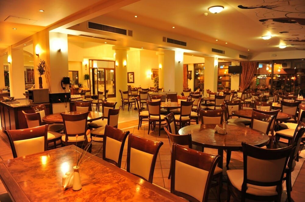 Фото Edelweiss Hotel