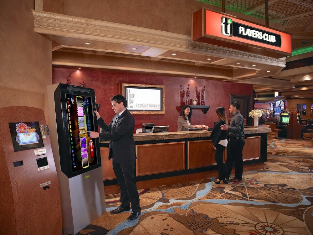 Фото Treasure Island - Ti Hotel & Casino, a Radisson Hotel