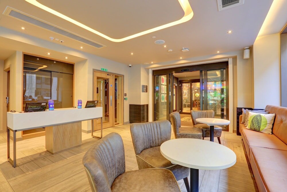 Фото Hub by Premier Inn London Westminster Abbey Hotel