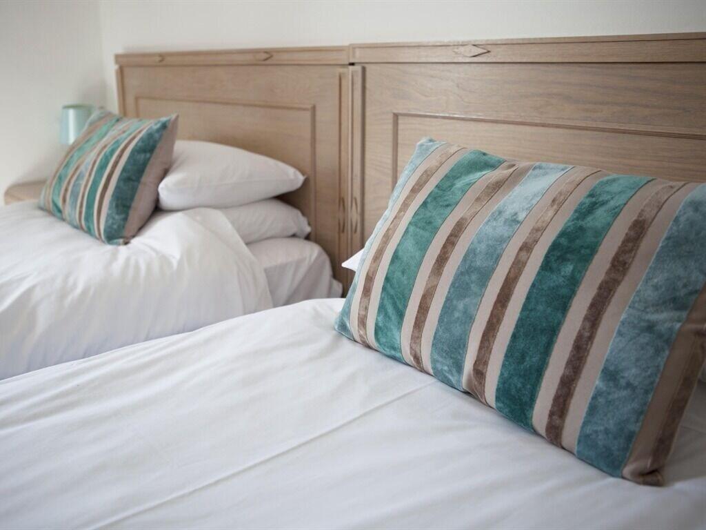 Фото Leeford Place Hotel