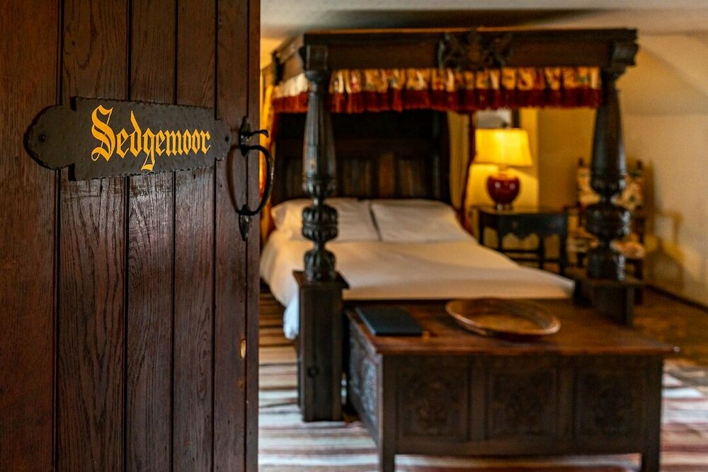 Фото The George Inn and The Plaine