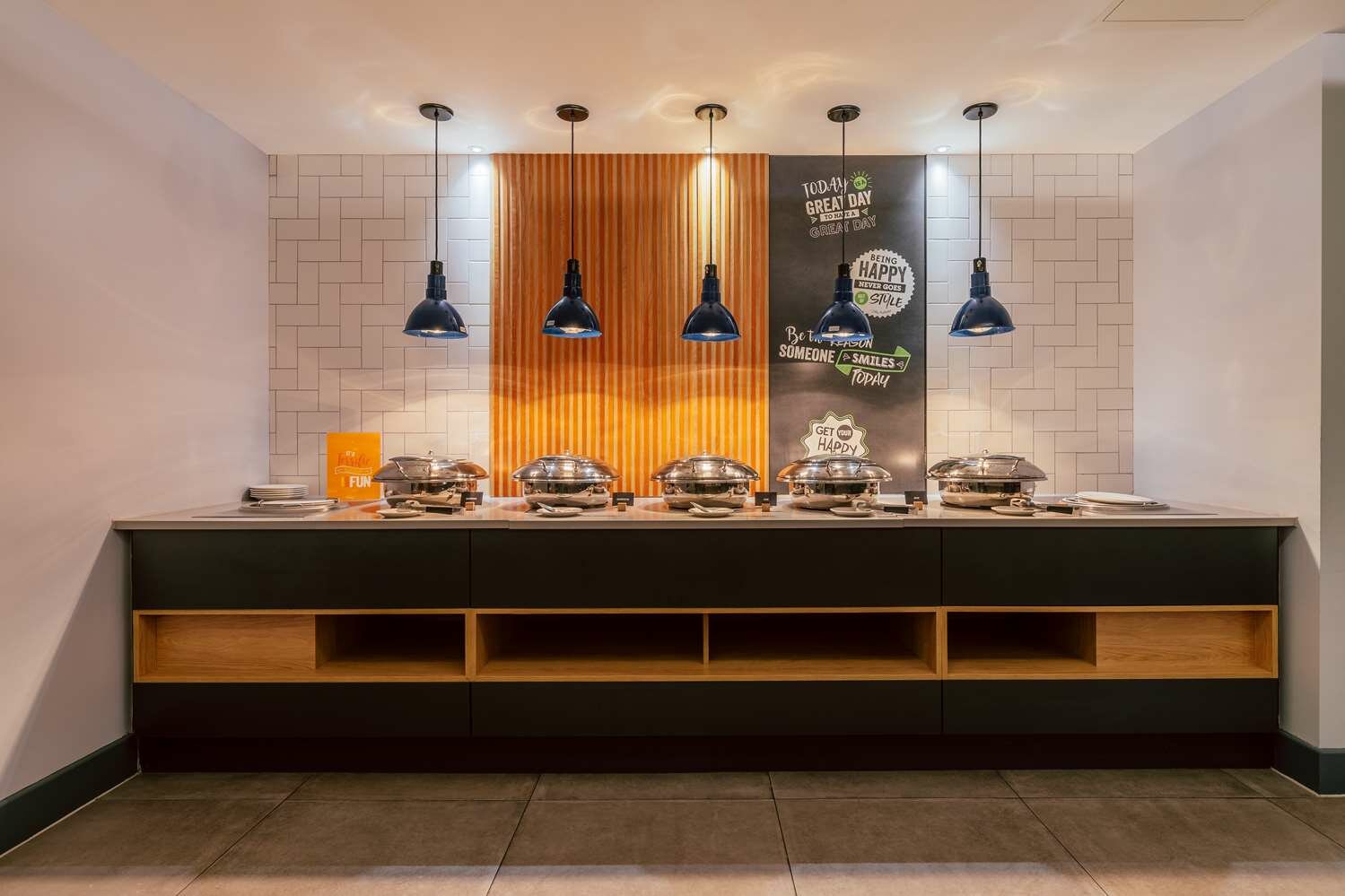 Фото Hampton by Hilton London Park Royal