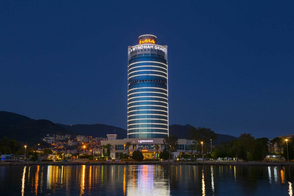 Hotel Wyndham Grand İzmir Özdilek Thermal and SPA, Izmir, photo