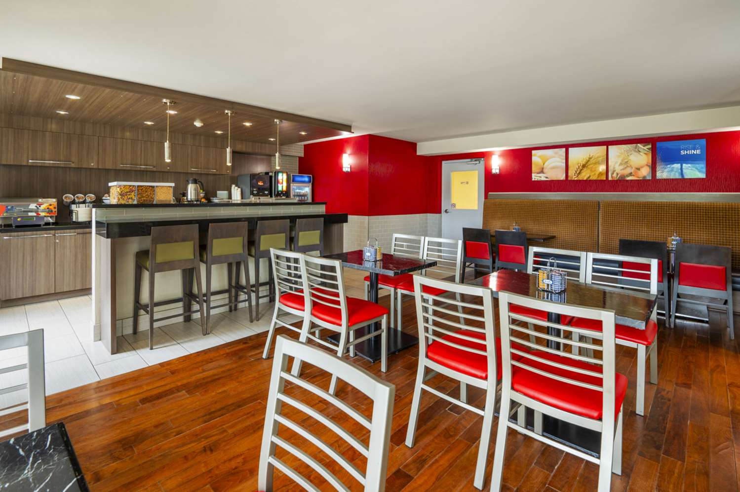 Фото Comfort Inn Newmarket