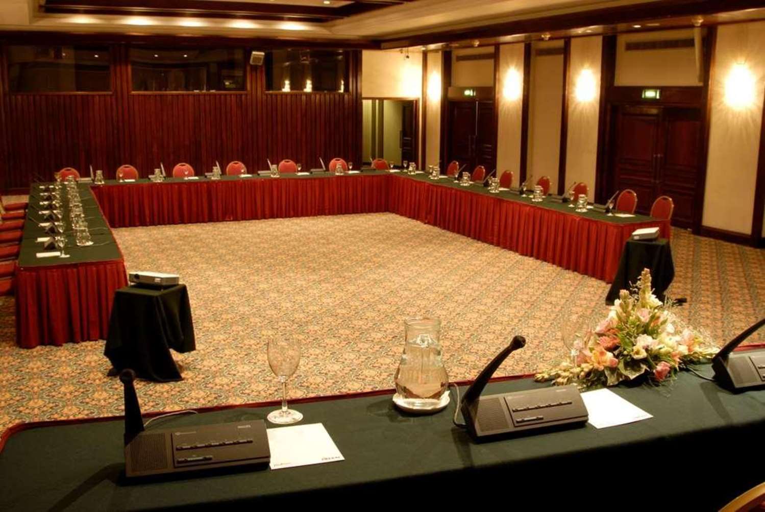 Фото Radisson Montevideo Victoria Plaza Hotel