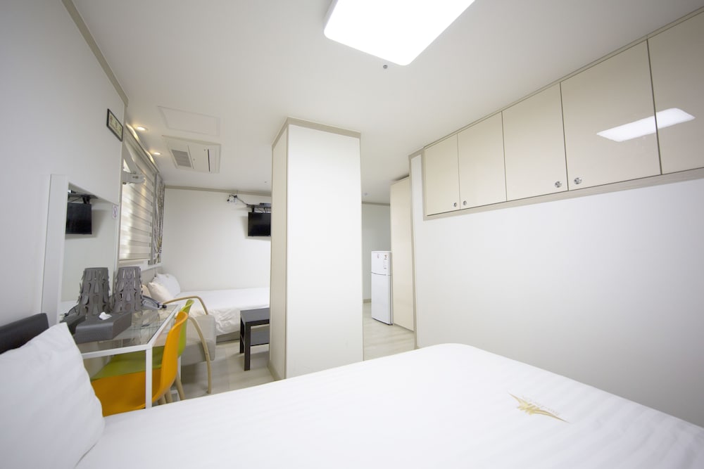 Фото Inn The City Business Hotel