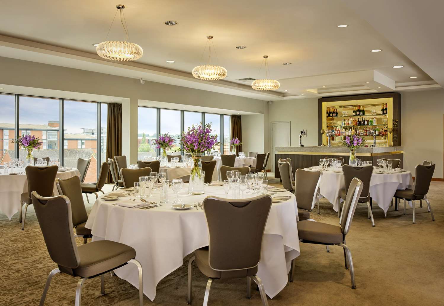 Фото DoubleTree by Hilton Hotel Lincoln