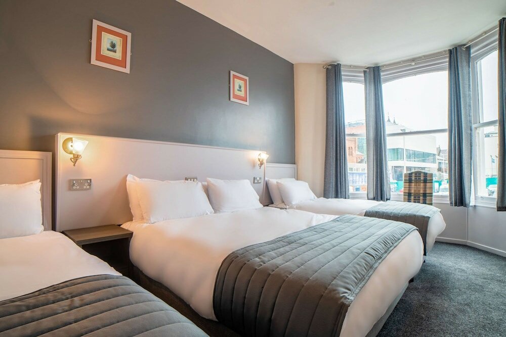 Фото отеля 2