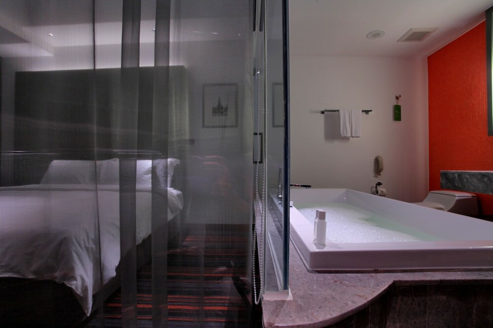 Фото Lit Bangkok Hotel