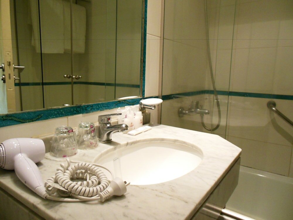 Фото Embajador Hotel