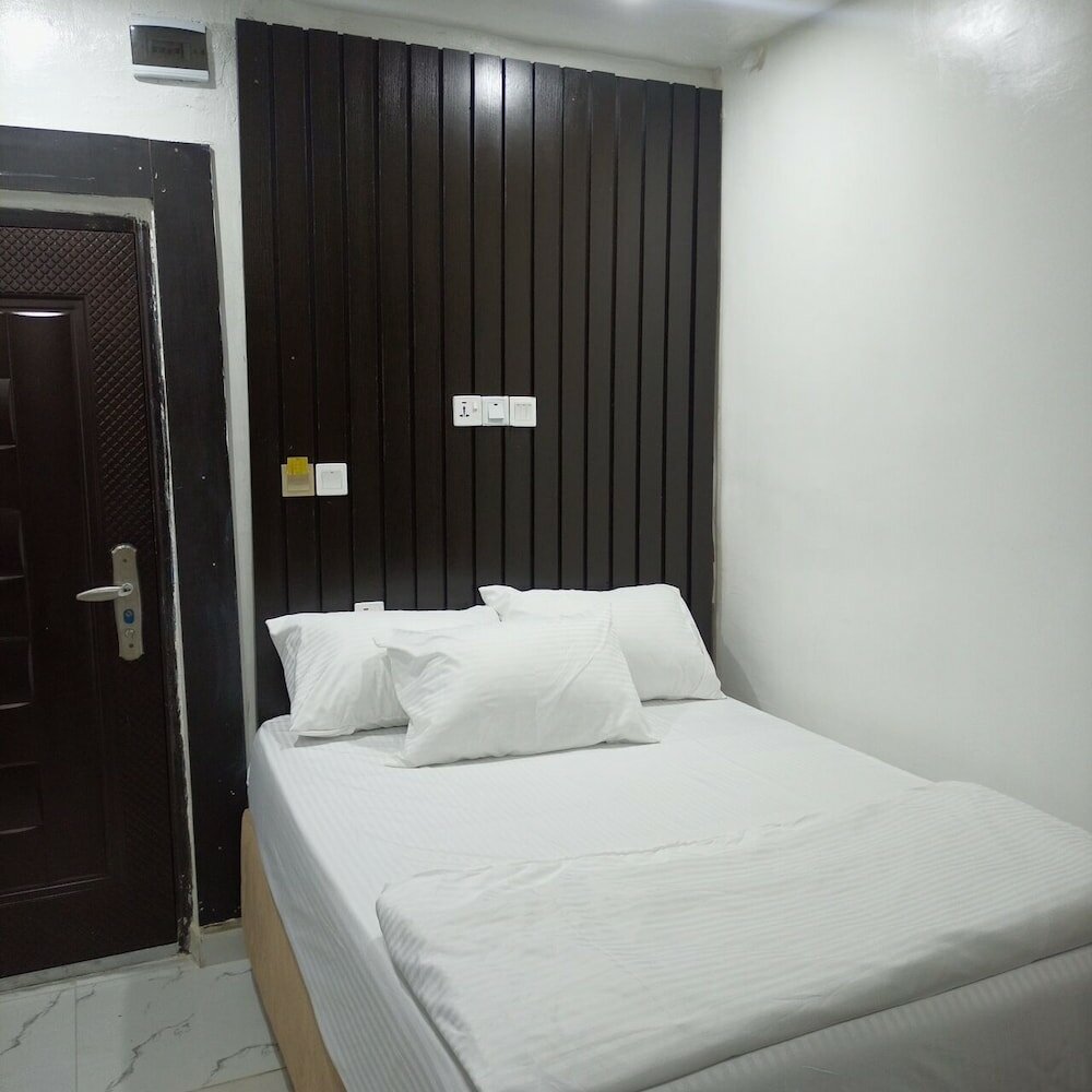 Фото Bluenest Hotel