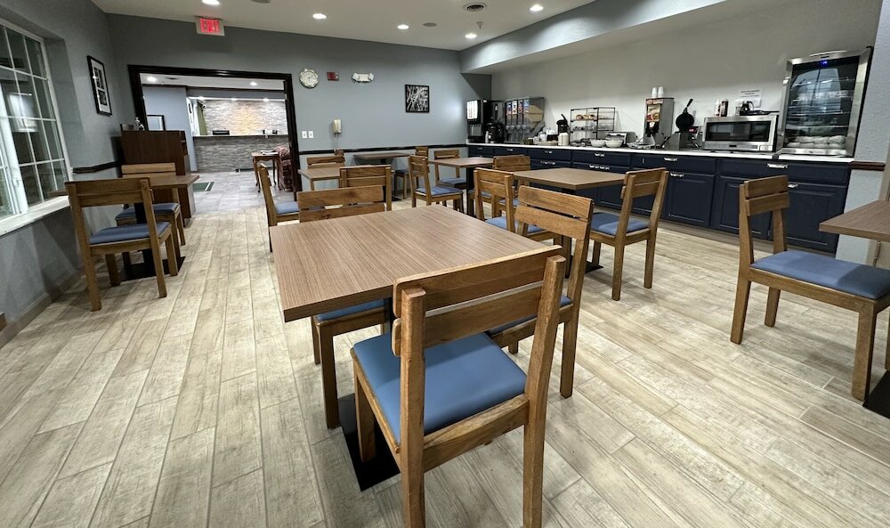 Фото AmericInn by Wyndham Galesburg