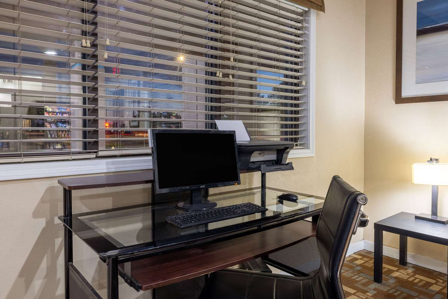 Фото Days Inn by Wyndham Roswell