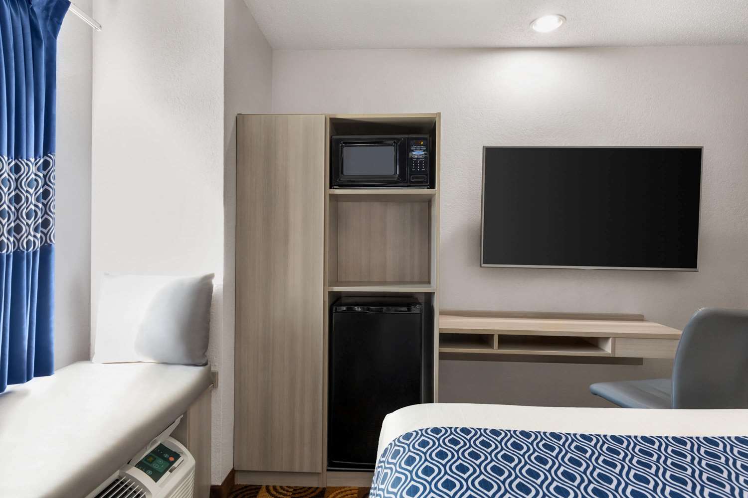 Фото Microtel Inn & Suites by Wyndham Lincoln