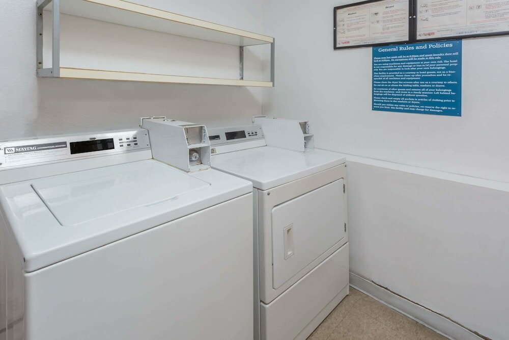 Фото Travelodge by Wyndham Oceanside