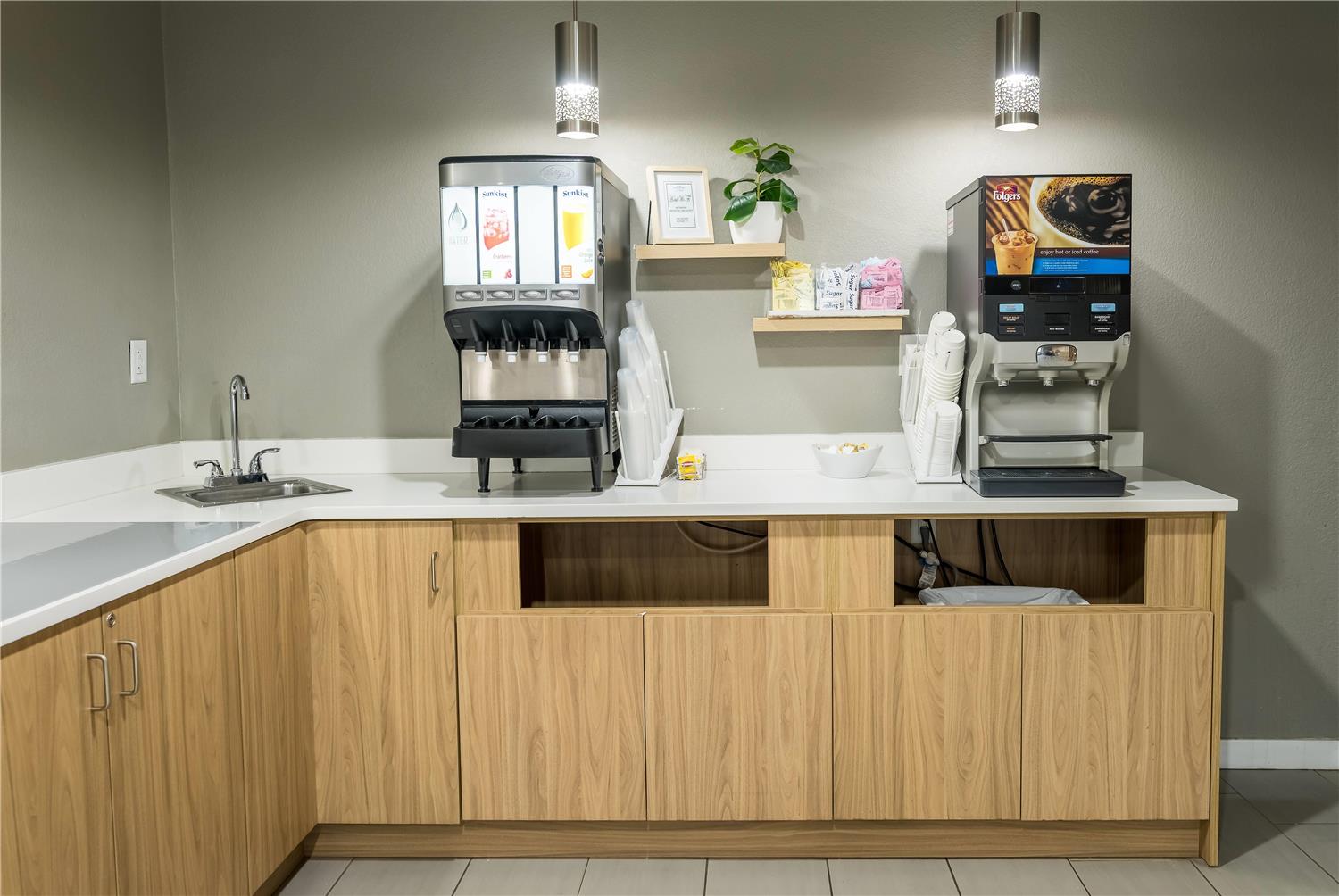 Фото Microtel Inn & Suites by Wyndham Cheyenne