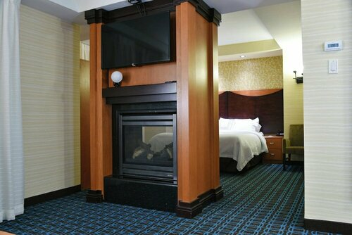 Внешний вид отеля Fairfield Inn & Suites Hartford Airport в Уиндзор-Локсе, фото 5