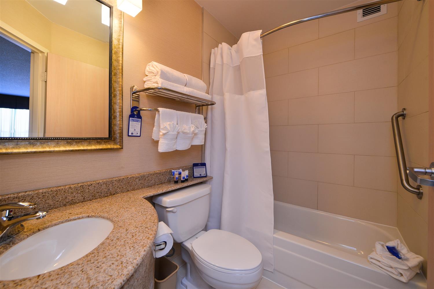 Фото Best Western Glenview -Chicagoland Inn and Suites