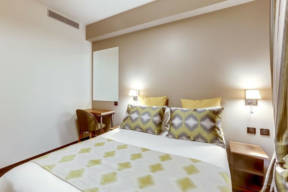 Фото Opera Maintenon