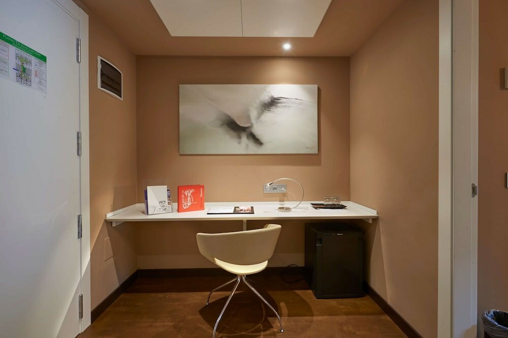 Фото Hotel Silken Monumental Naranco