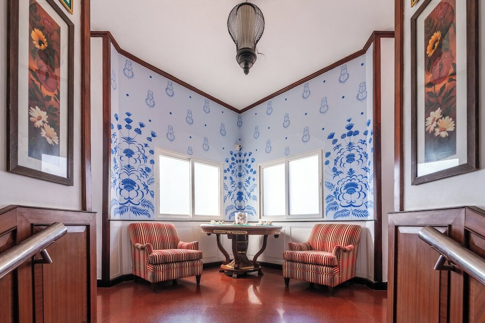 Фото Mayfair Waves