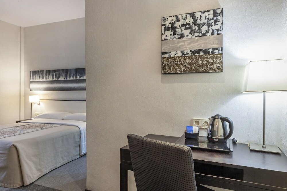 Фото Hotel Macià Plaza