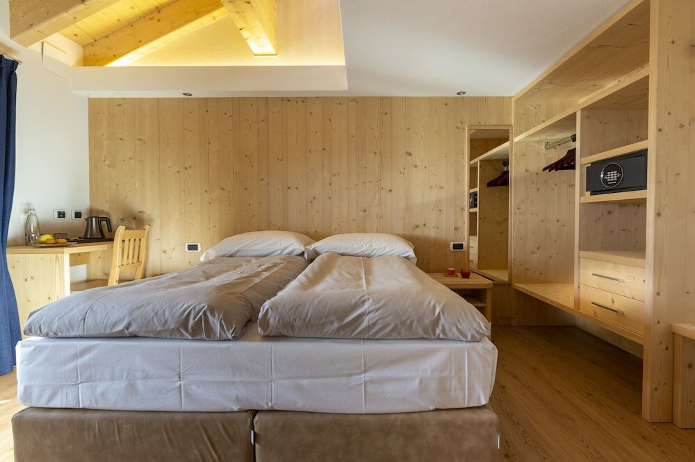 Фото Hotel Garni La Suisse