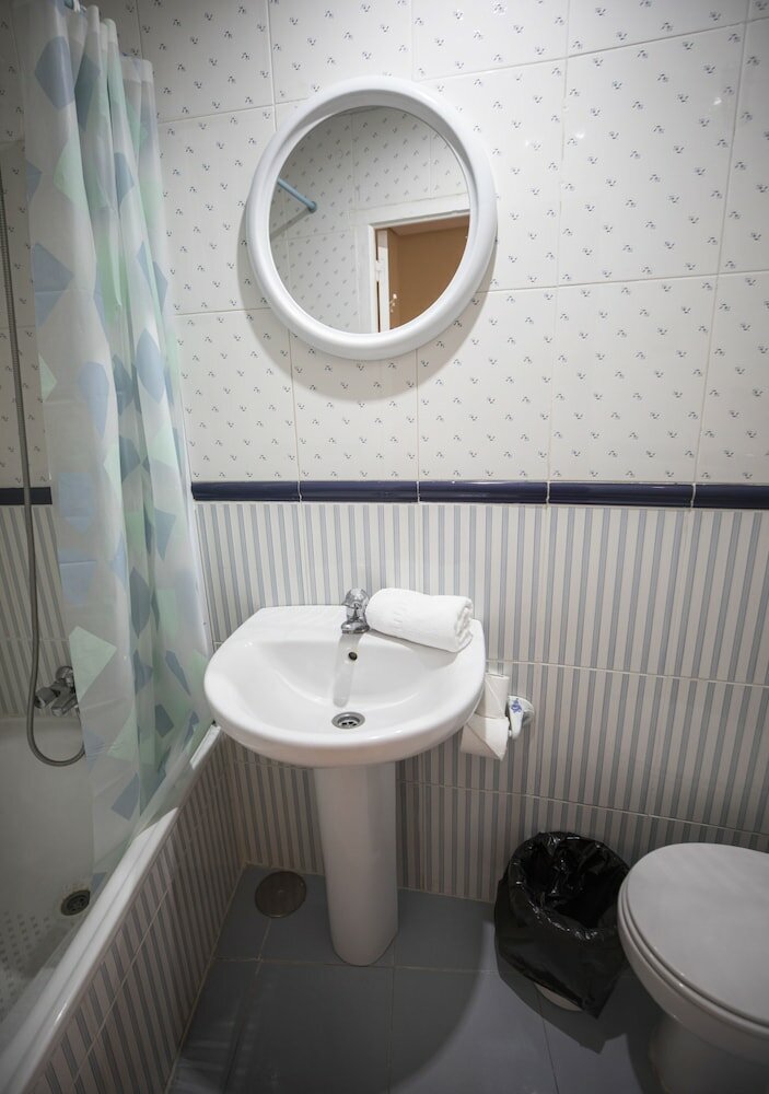 Фото Hostal Los Perales