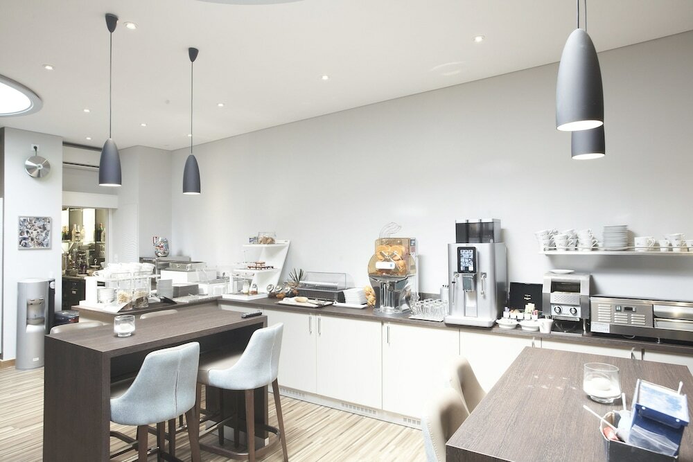 Фото Hôtel d'Orléans