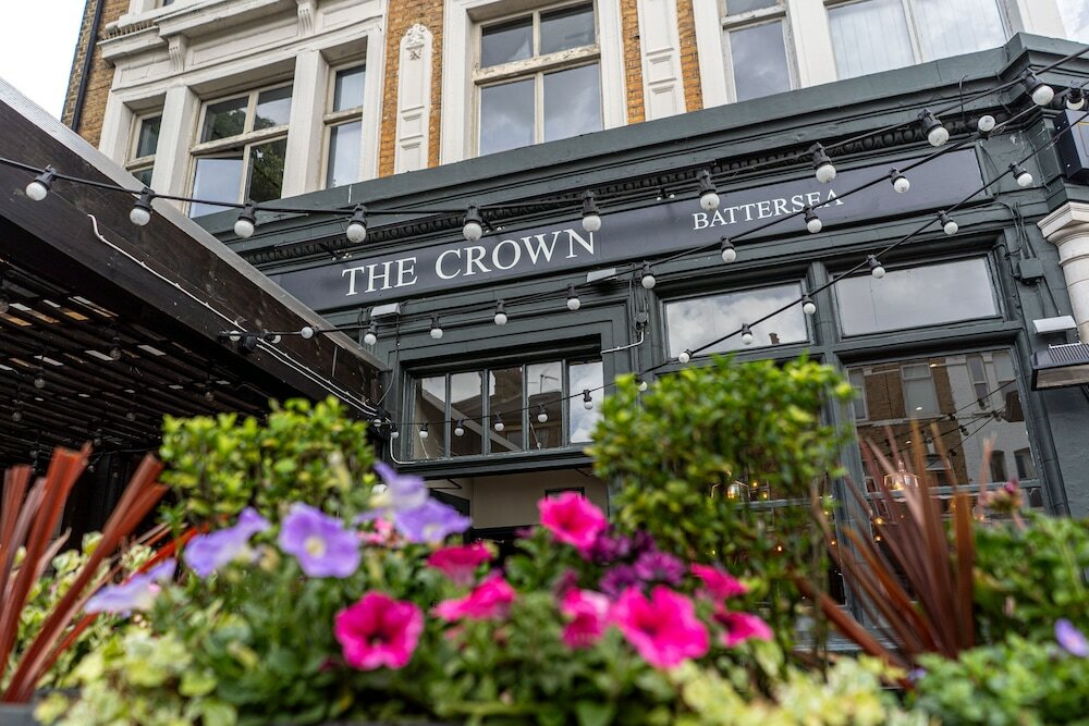 Фото PubLove  The Crown Battersea