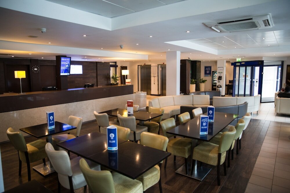 Фото Holiday Inn Express London - Stratford, an Ihg Hotel