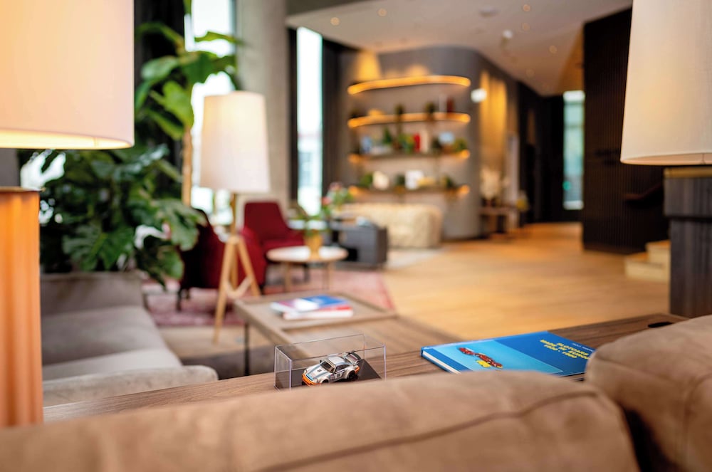 Фото Radisson Blu Hotel At Porsche Design Tower Stuttgart